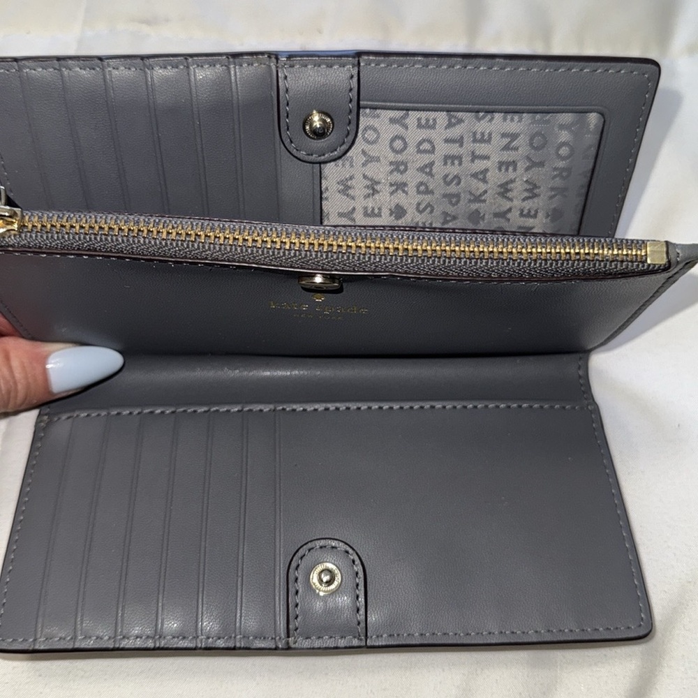 Kate Spade large, slim bifold Wallet with Gold Accents 6.5 x 3.5” - Picture 3 of 7